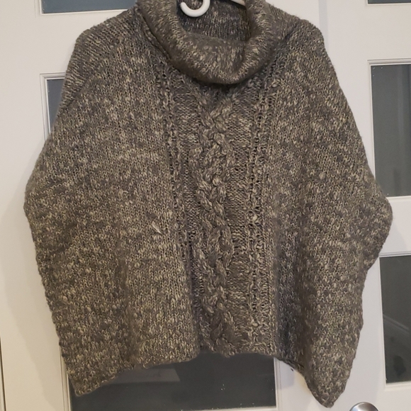 RW & Co. Poncho - Picture 1 of 3